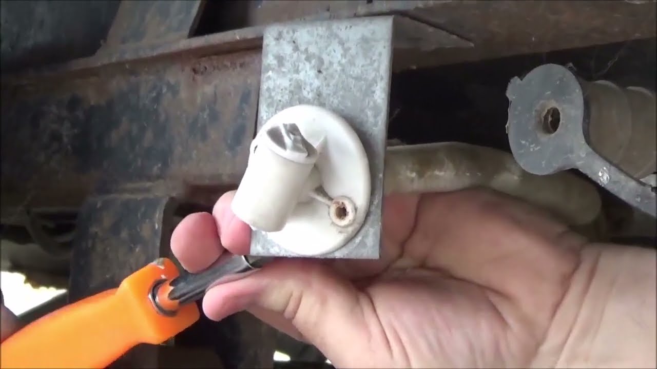 RV Water Tank - Drain Valve Replacement