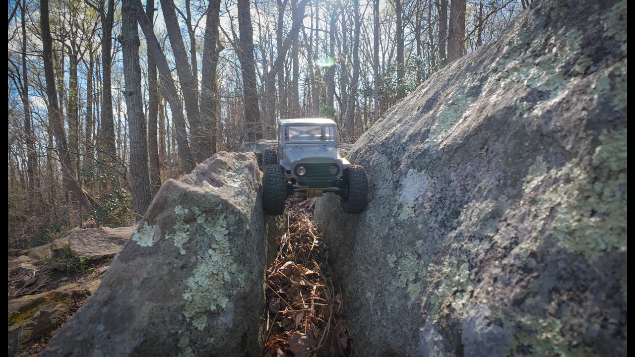 TRX4m Crawling At Rocks State Park | Injora IR40