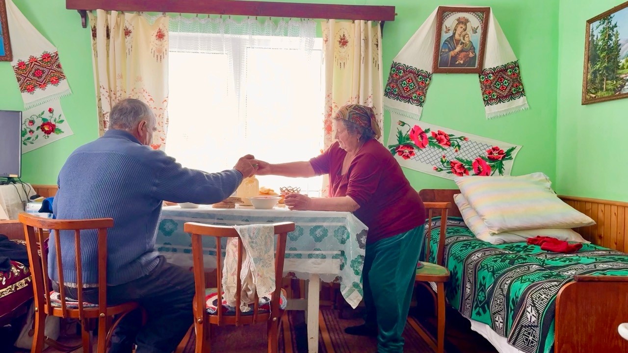 Cooking, Chores and Love at 75 | Ukrainian Mountain Village Life