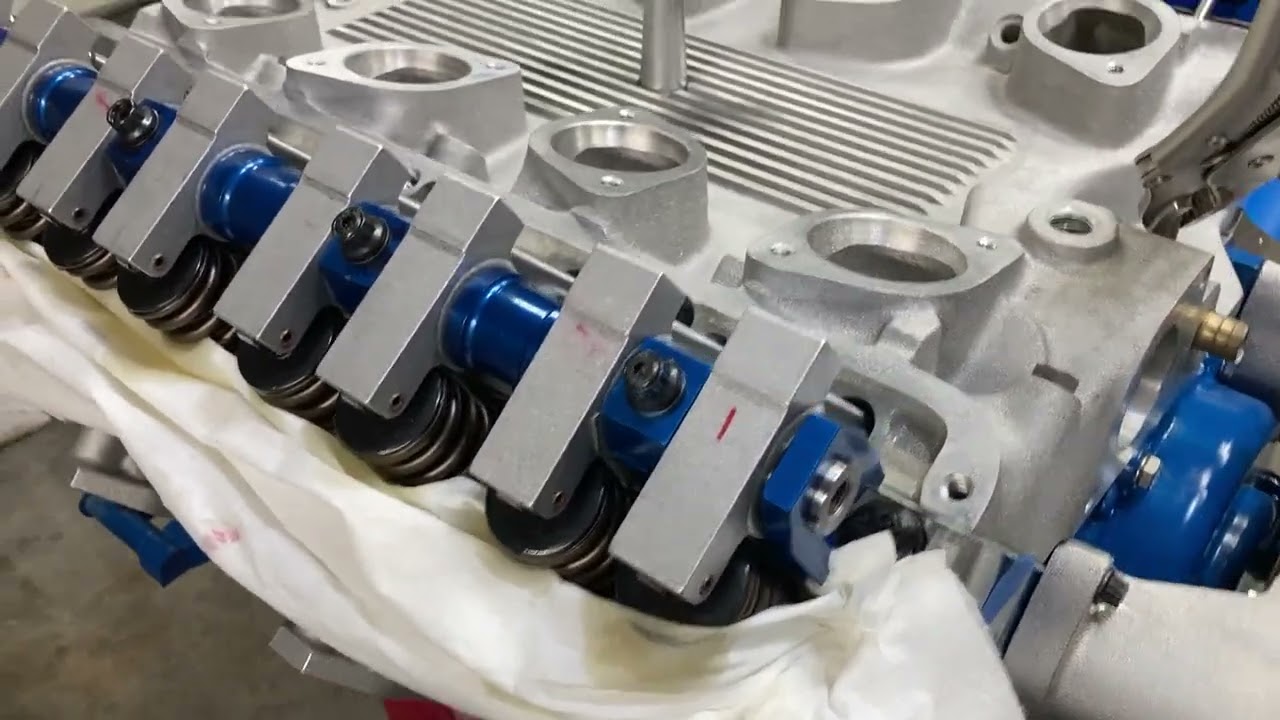 Lykins Motorsports Ford 496ci FE с окончательной сборкой Webers