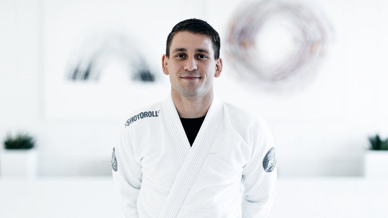 Рафаэль Мендес | Подробности прохождения перевёрнутого полугарда | artofjiujitsu.com