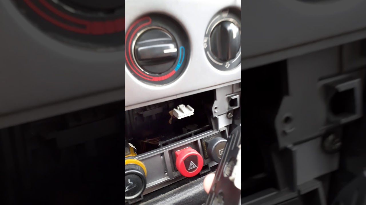Tuto remontage des commandes de l'aération Peugeot 306