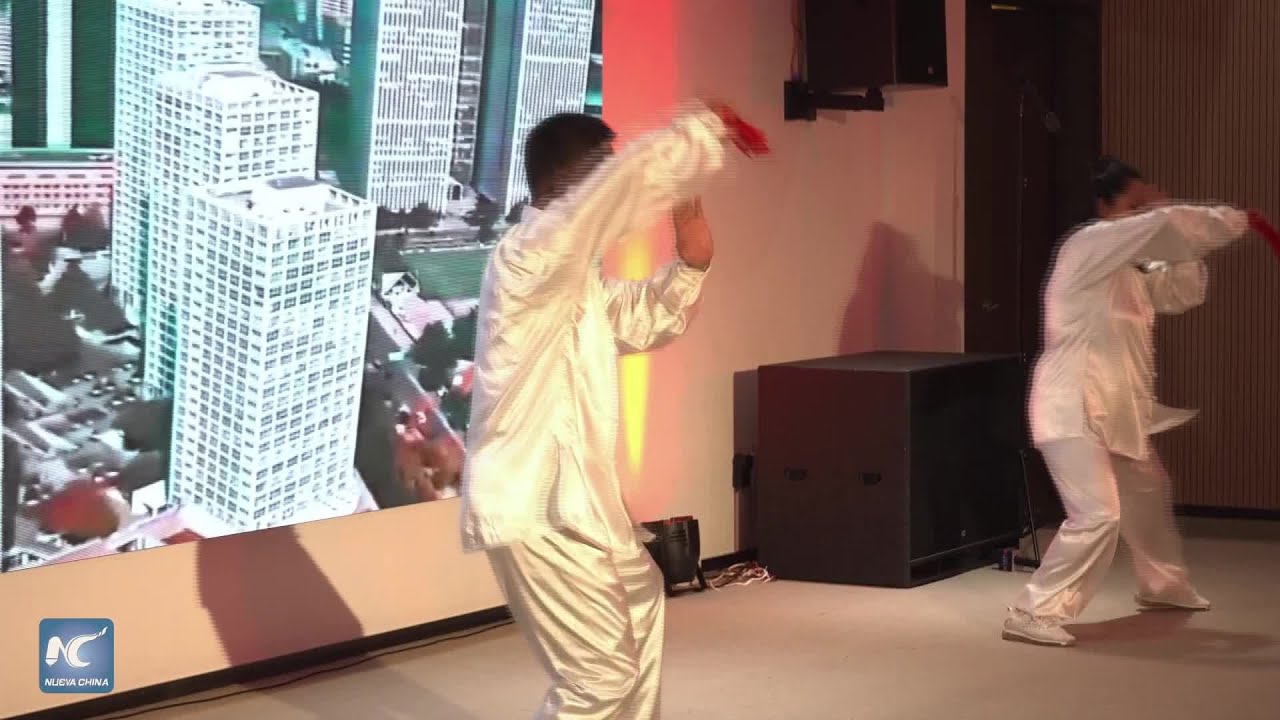 Acertijos, caligrafía y faroles iluminan Festival de Linternas de China en El Salvador