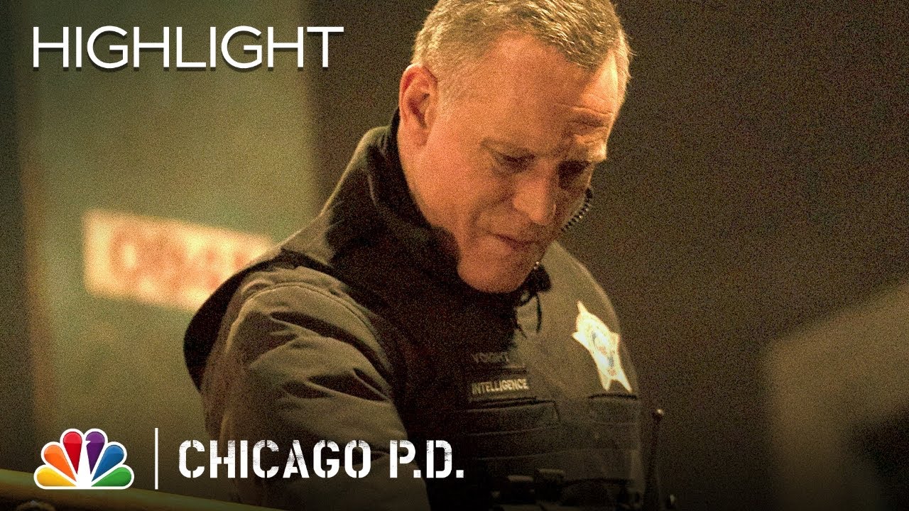 Shots Fired! Voight Attempts to Take Down an Armed Criminal - Chicago PD