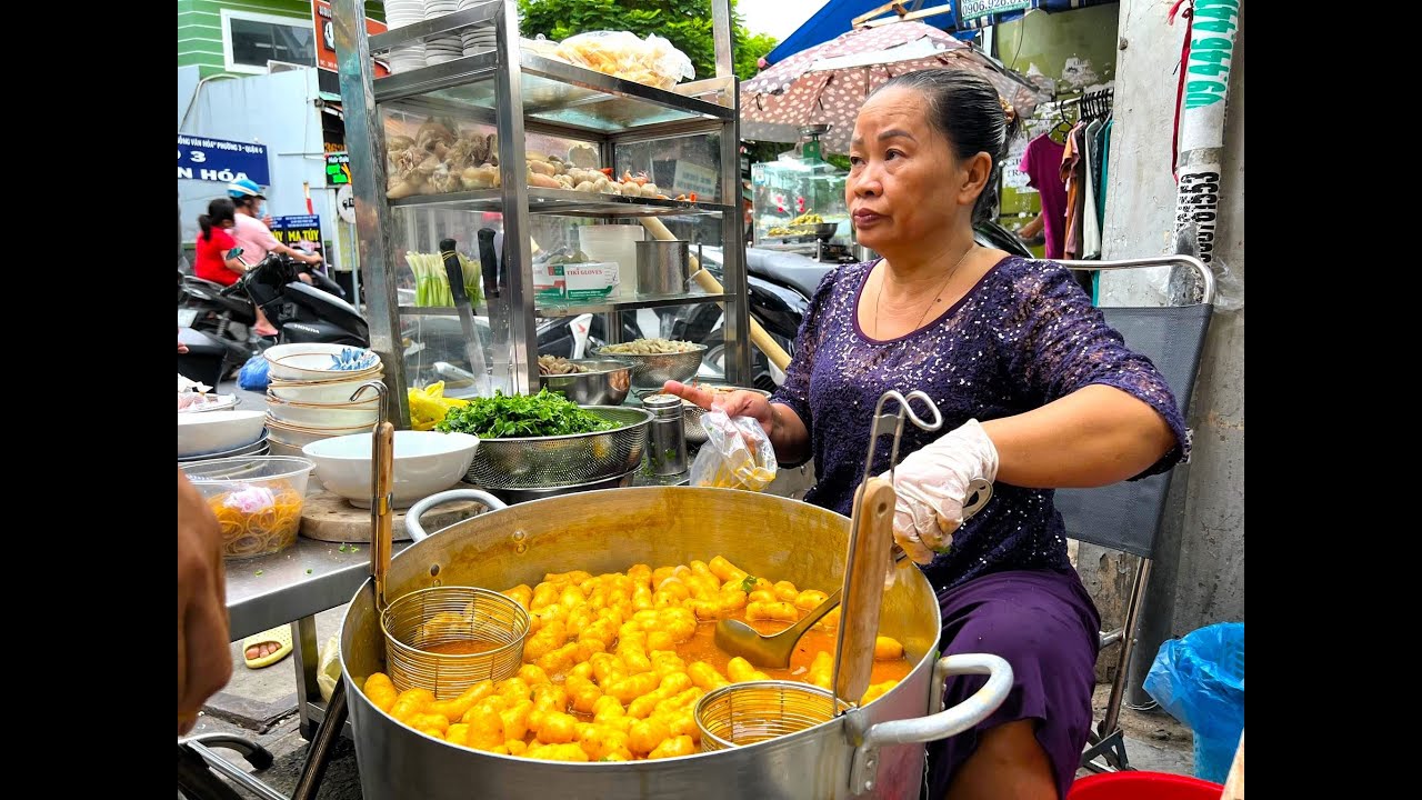 Bà chủ bánh canh 300k bị bom hàng sau lùm xùm tô 3 càng cua 700k