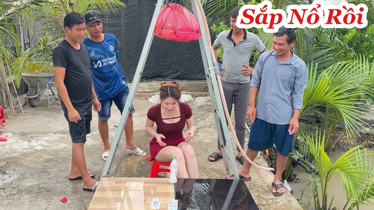 Người Cuối Cùng Bị Bóng Nước Nổ Thắng Ngay 1 Triệu Đồng, Thử Thách Bật Chai Nước | Ly Ngô Vlog