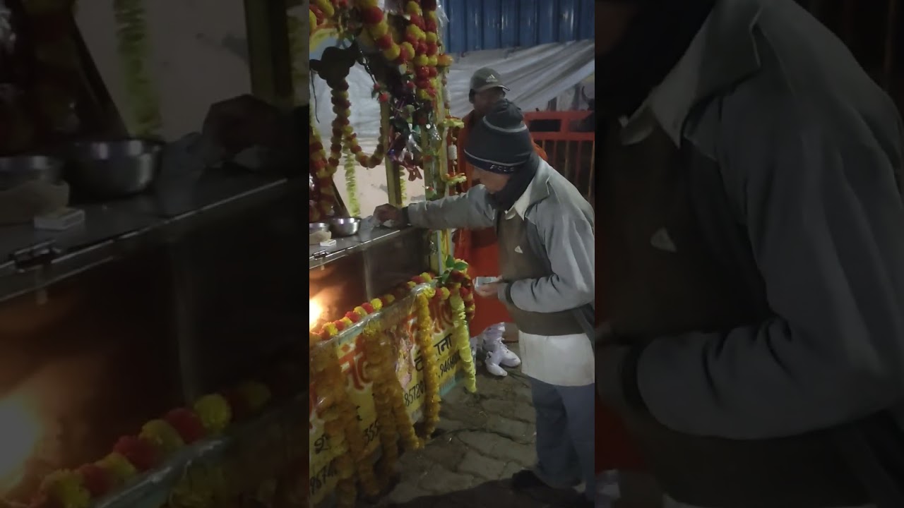 Mahakali Mandir ke pujari ne ki makar sakaranti wale din gau seva 