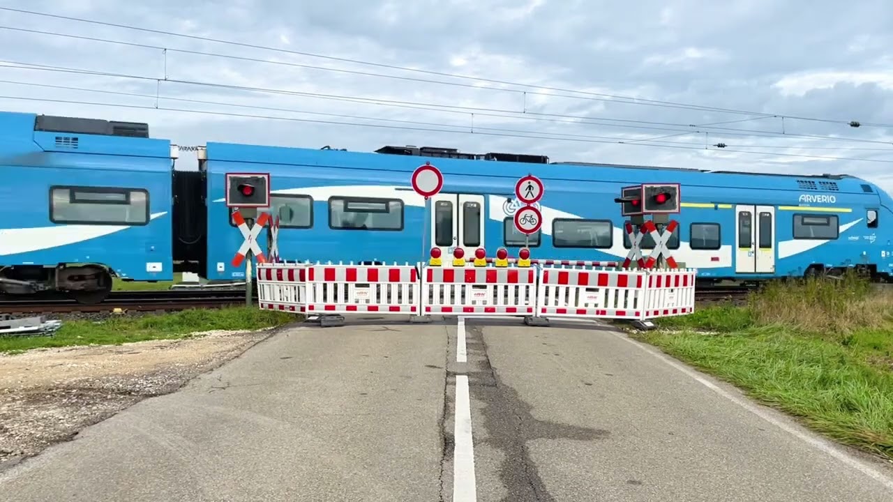 Bahnübergang Heglau Landstraße  |  Fü 2H/60  |  Gesperrter Bahnübergang weiter in Betrieb!