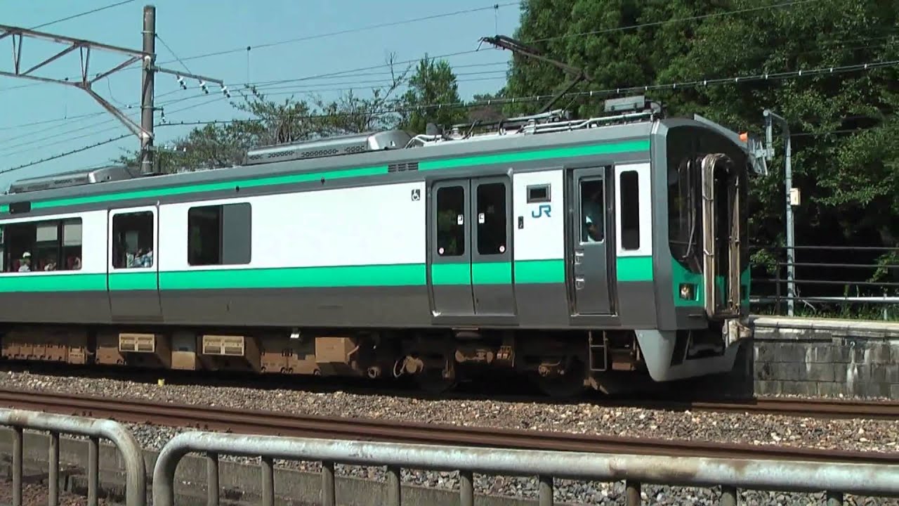 サンダーバード通過　125系普通電車発車　新疋田駅
