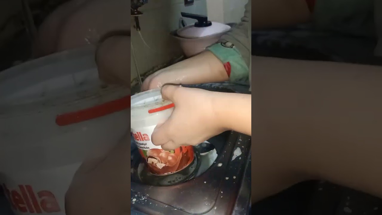 أتصدمت فى جارتى واللى عملته ‼️⚠️ مكنتش أتخيل أنها تعمل كدا 🙆😲 حطى لايك للفيديو ومتابعة وتعالى 🤦