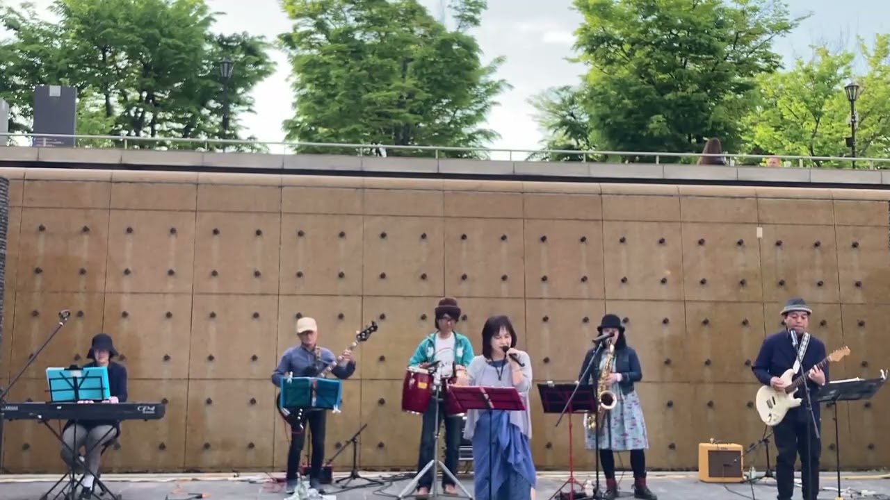 L-O-V-E ナタリーコール カバー（プレミアムビールとうまいもの祭り 20250427）エレキギター、エレキベース、ジュニアコンガ、サックス、キーボード、歌