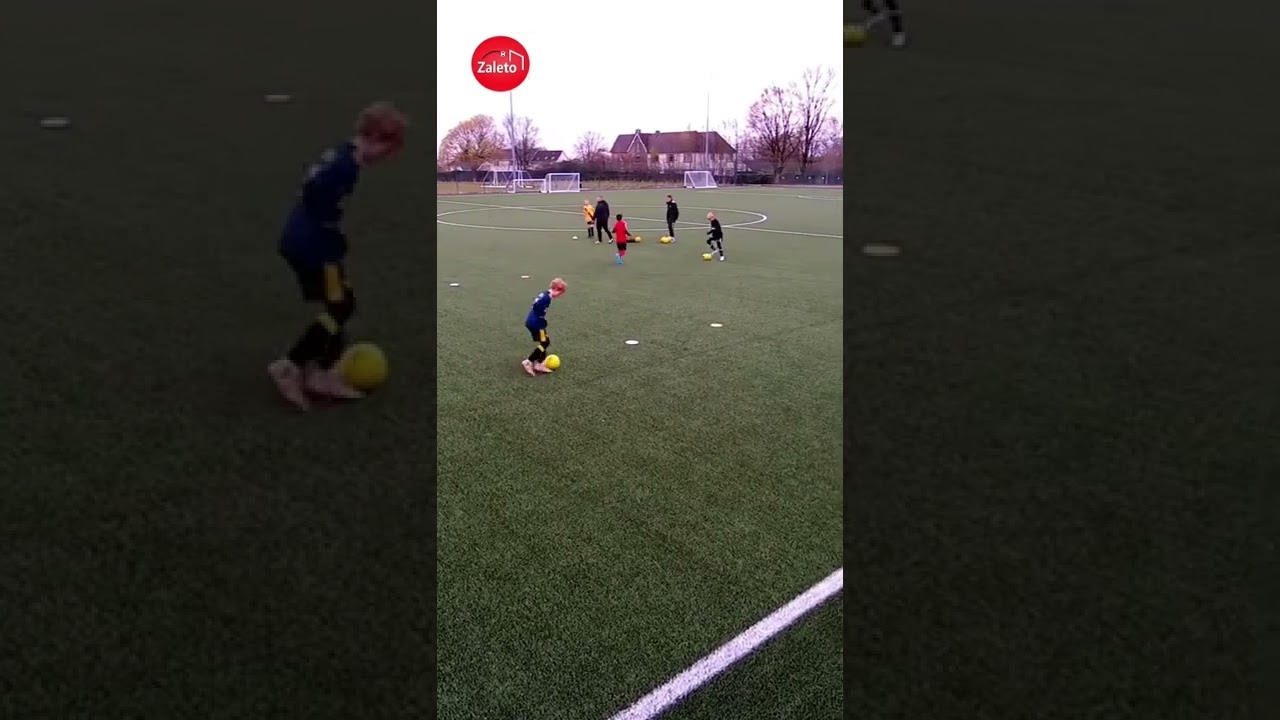 Figure of 8 practice to improve dribbling ⚽️ Soccer Training Drill #footballcoach #footballdrills