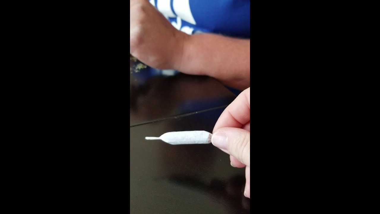 How to roll a fatty