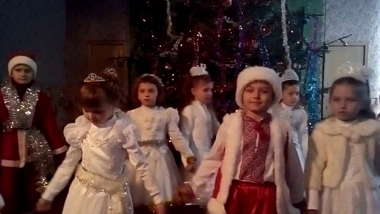 Новорічний танець учнів 1,2 класів Бубнівська ЗОШ І-ІІІ ст. Локачинський р-н.