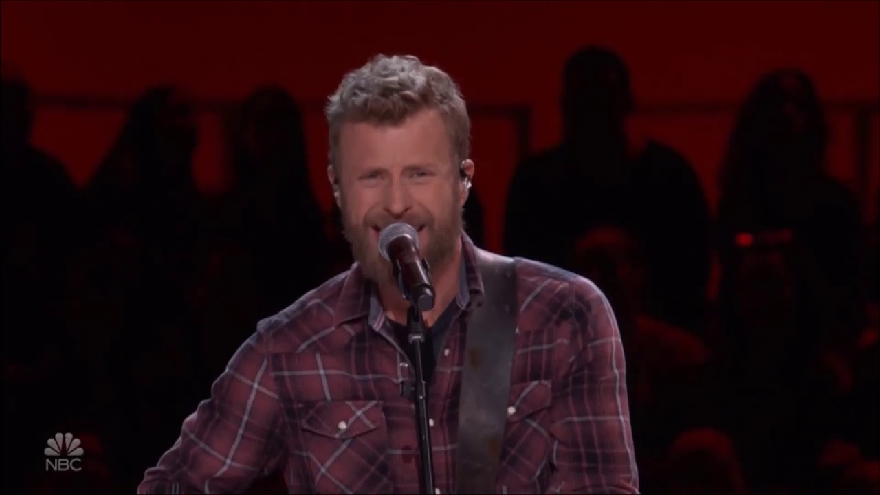 Dierks Bentley sings 