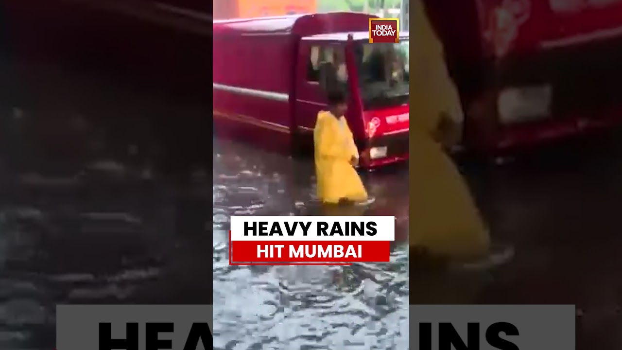 Heavy Rains Lash Mumbai, Waterlogging Hits Roads And Slows Traffic #mumbai #mumbairains