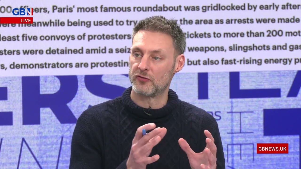 The Headliner's panel react to The Daily Mail story: French Freedom Convoy crackdown