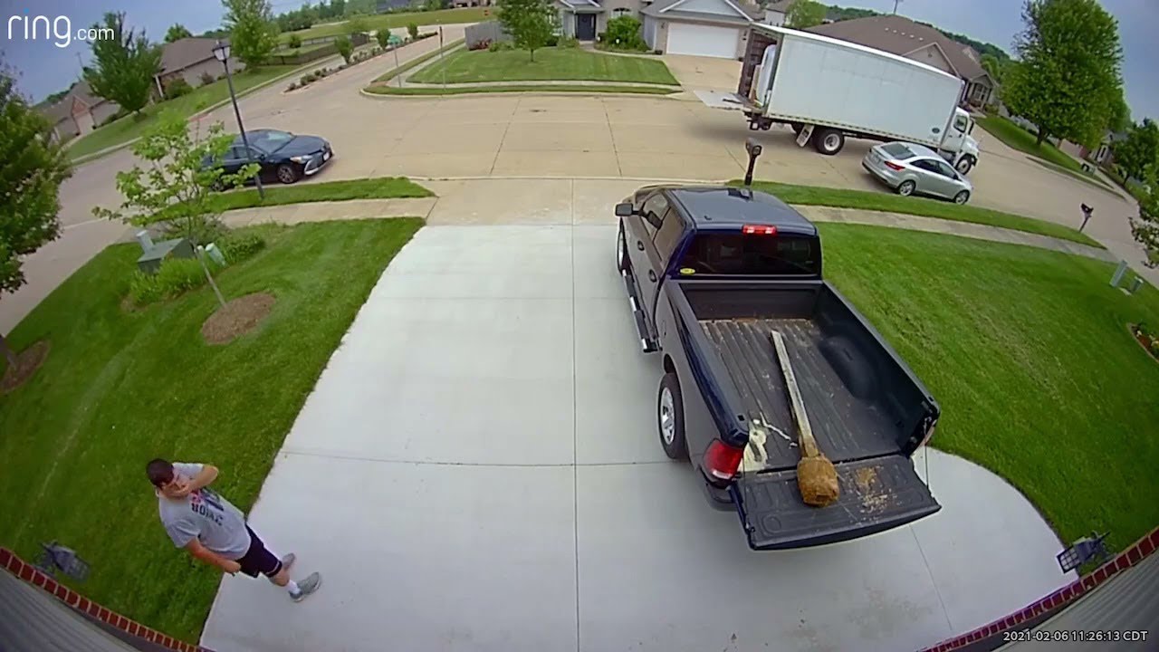 Hot Tub Proves Heavy during Delivery || ViralHog