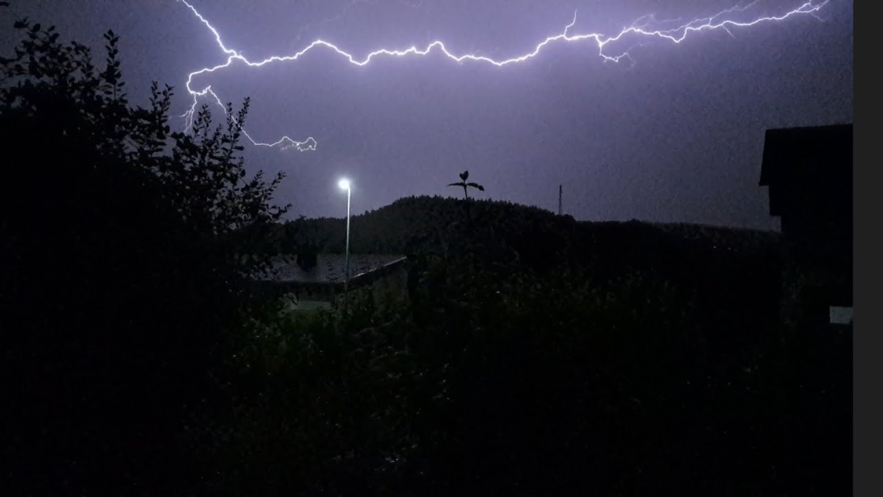 ⚡️Blitzintensives Gewitter mit Starkregen sowie Sturmböen am 16.08.2023⚡️