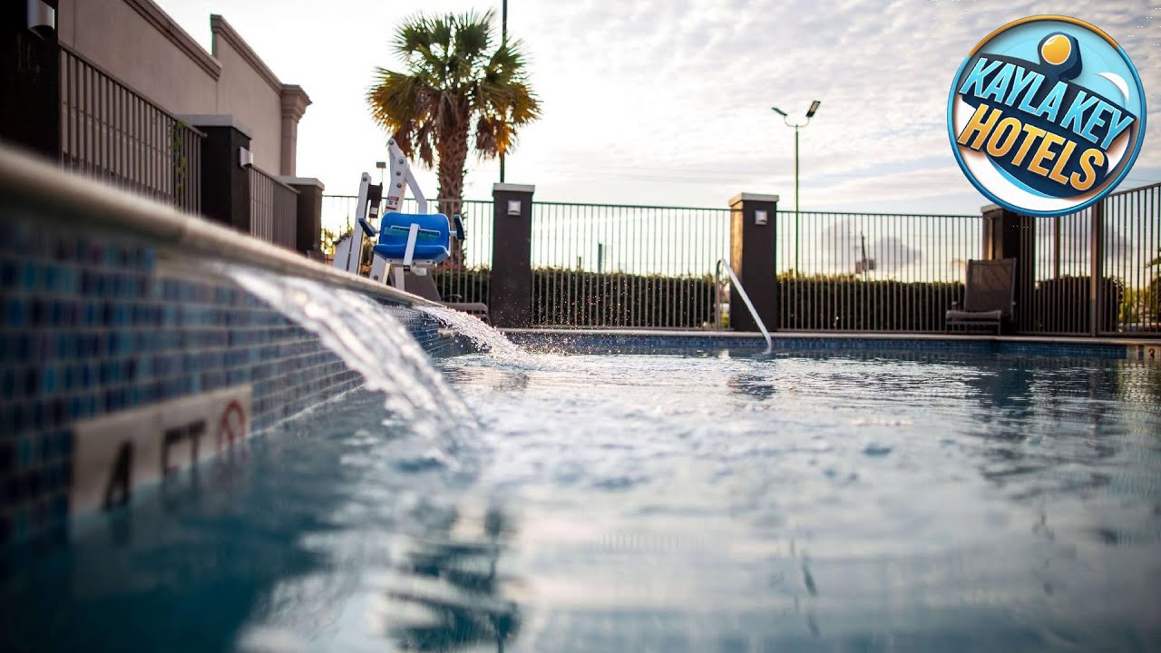 La Quinta Inn & Suites by Wyndham Houston East at Normandy | United States 🏩