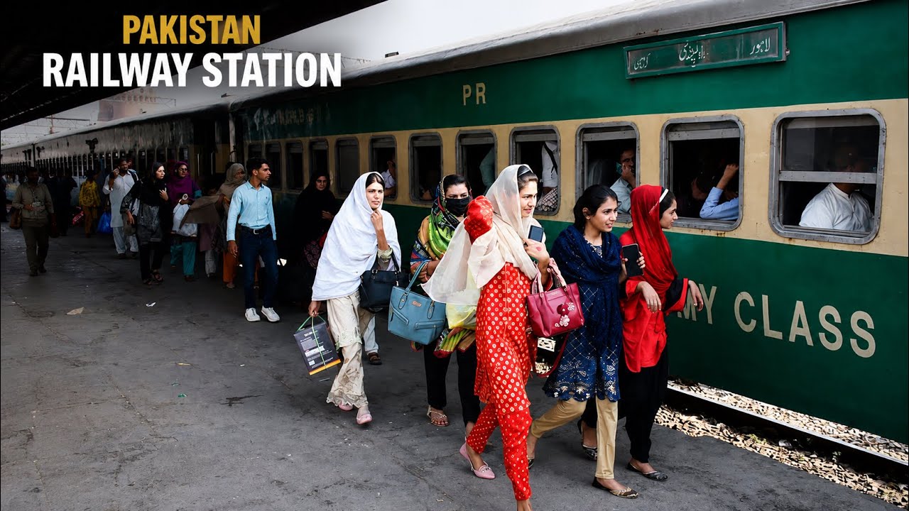 🇵🇰Karachi City Railway Station | 4K walk | Pakistan Railways