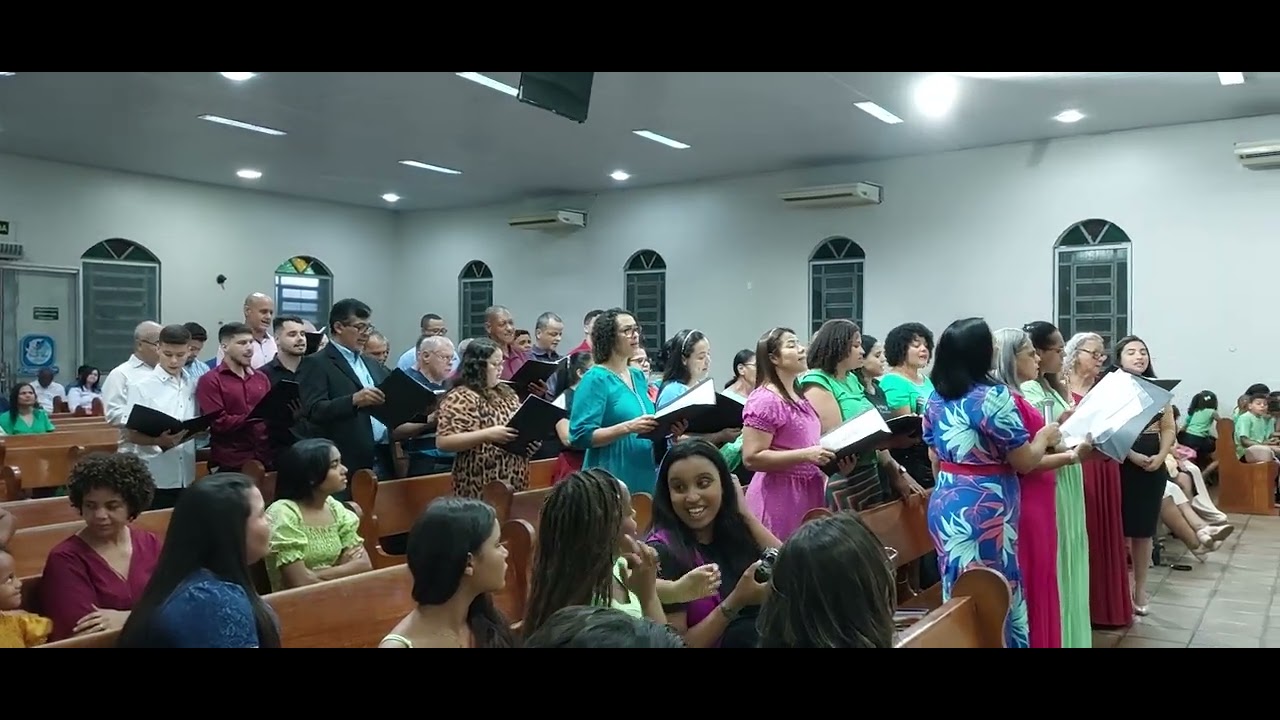 Coral Brilho Celeste AD Itabira - Nasceu Jesus -  Hino 33 do Cantor Cristão