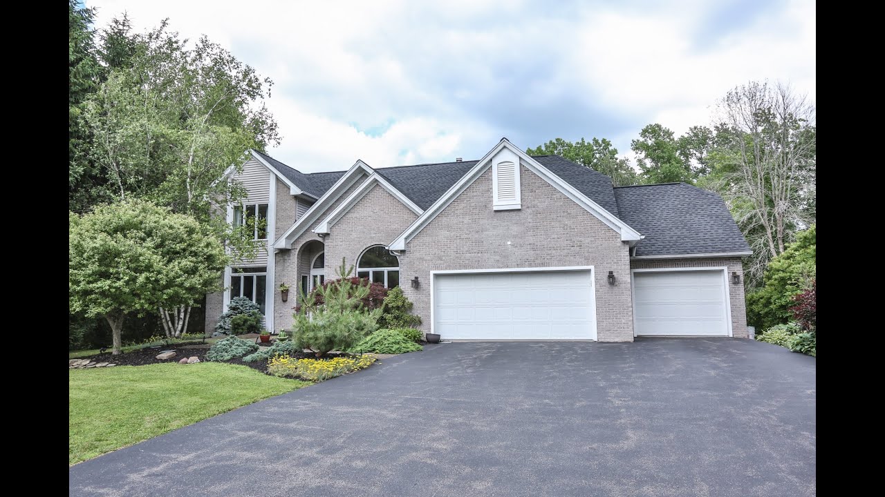 5 Kinwood Lane, Pittsford, NY presented by Bayer Video Tours