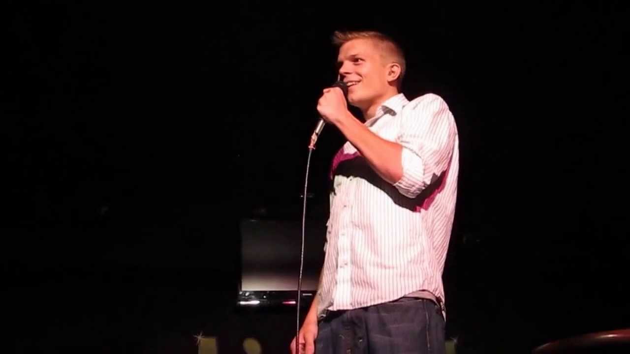 Brandon Baxter @ DeafComedy.com performing @ Liquid Laughs 2013 Finals