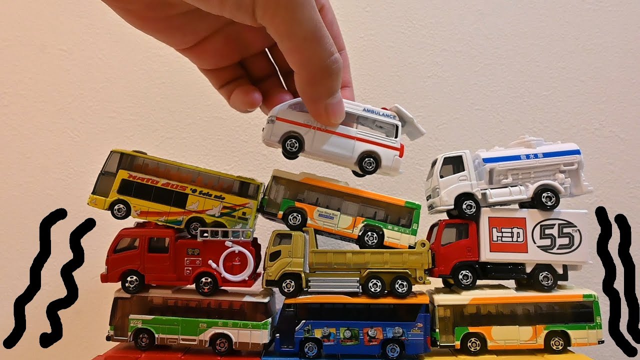 トミカがガシャーン！10台のミニカータワーがくずれる！？【子供向け/トミカ】