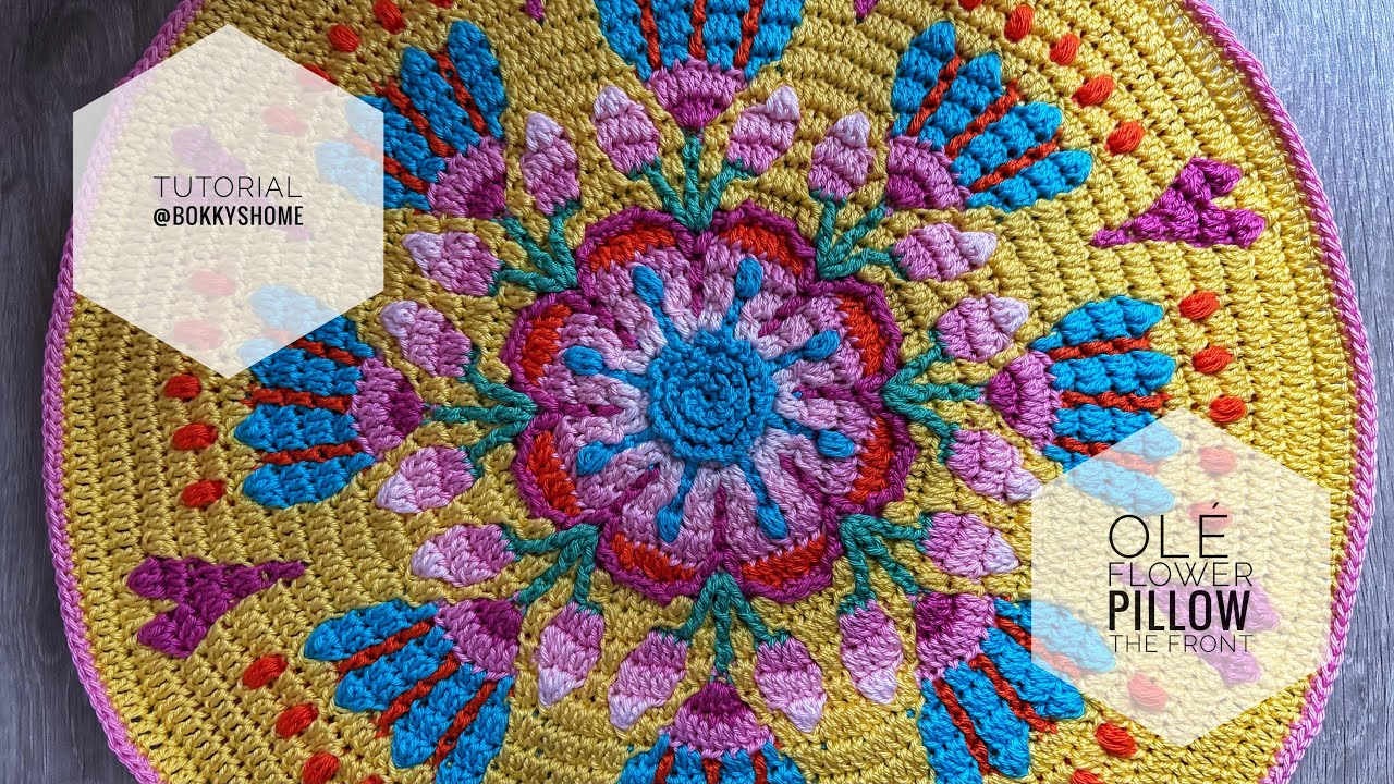 Olé Flower Pillow - The front.