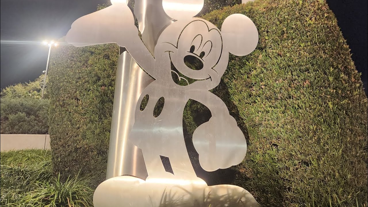 Special happily ever after vlog at MK