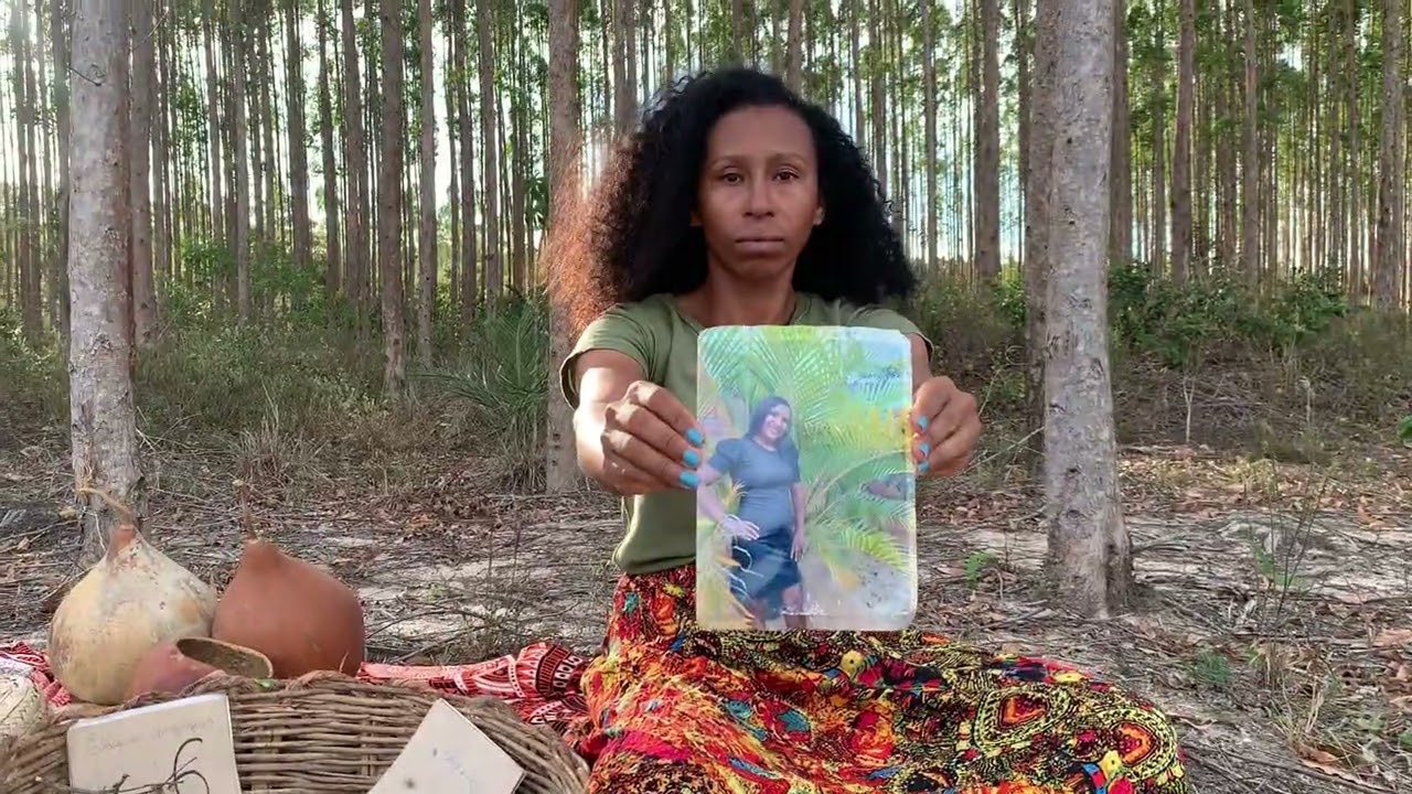 ESCREVIVÊNCIA POÉTICA DE UMA MULHER PRETA 