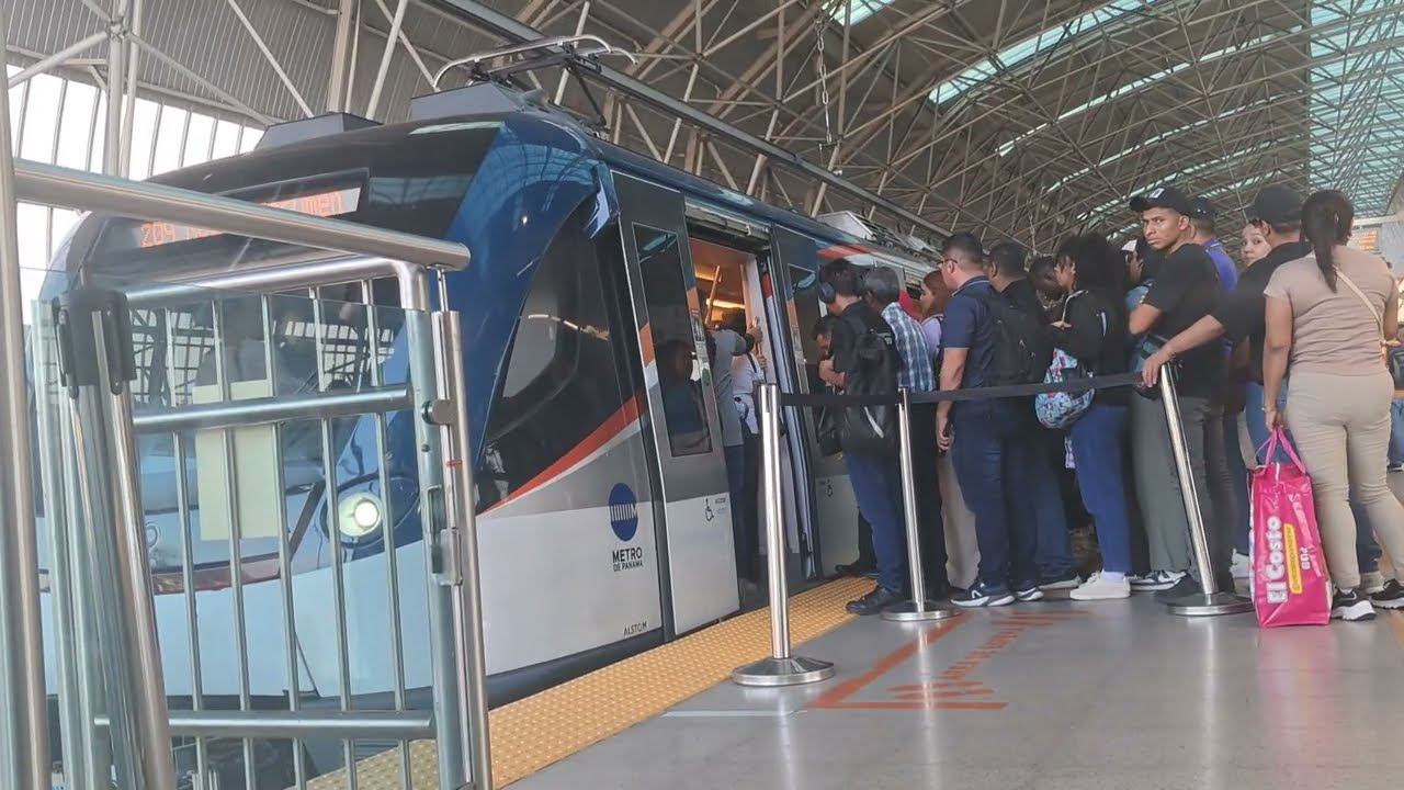 Salida y Entrada de los trenes 2110 y 2107 en Estación San Miguelito, Conexión con Línea 1🔴🟢