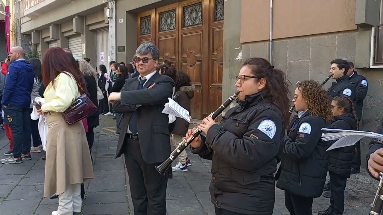 l'angelo è Cristo Risorto accompagnato maestro Alfredo Milazzo marcia di Radetzky Adrano 2023💗💕