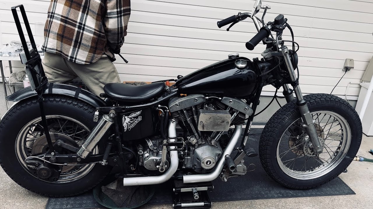 素人ガレーヂカスタムショベルヘッドタンク交換とかいろいろ。I have custom made the exterior of my bike.