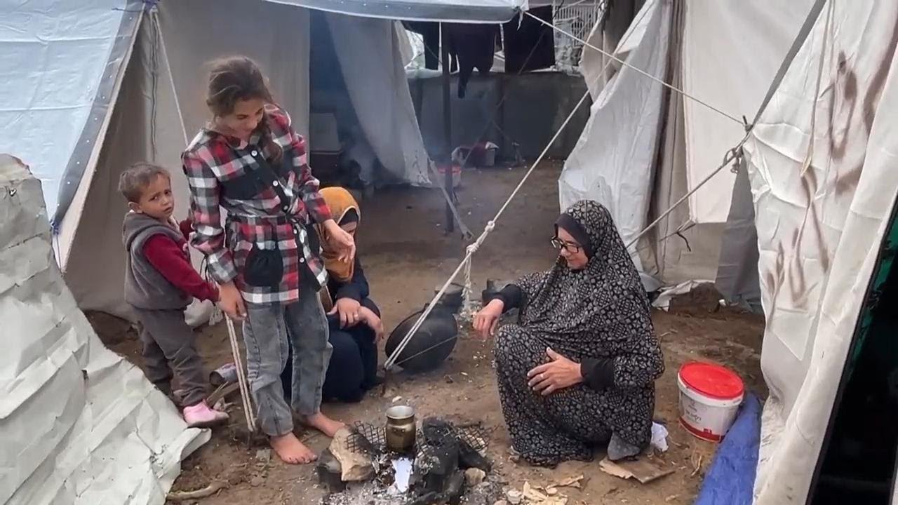 Winter weather hits Gaza where hundreds of thousands are living in tents