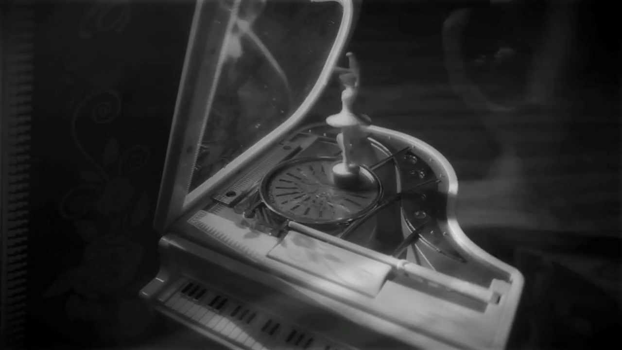 TAN BIONICA - M&uacute;sica (Official Lyric Video)