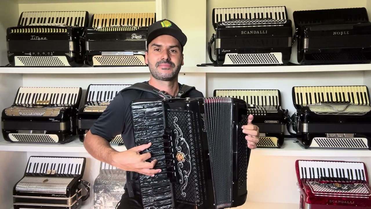  À venda Acordeon SCANDALLI Mod. Maestrina🇮🇹 whatsApp 📲55 9 9697 4801. 