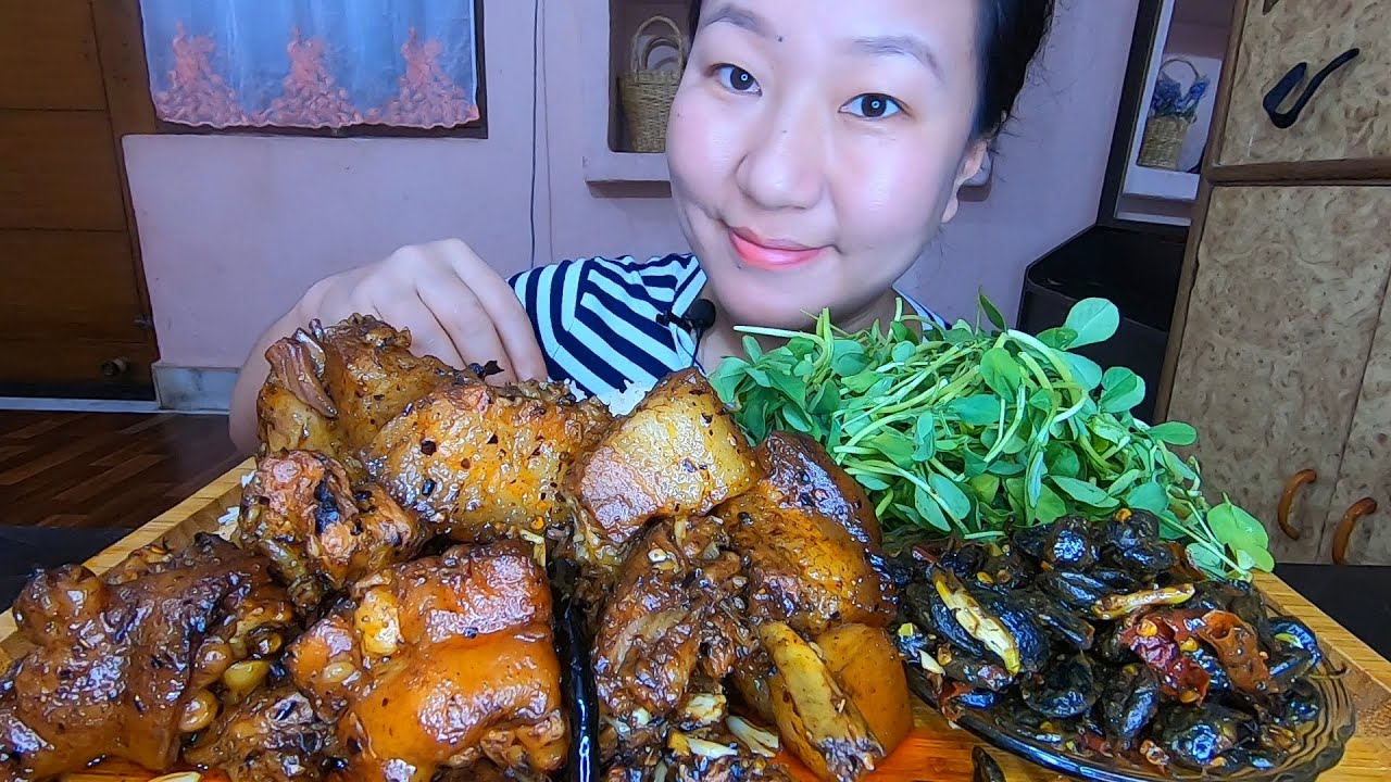 Pork Curry And Spicy Fry Stink Bean Mukbang