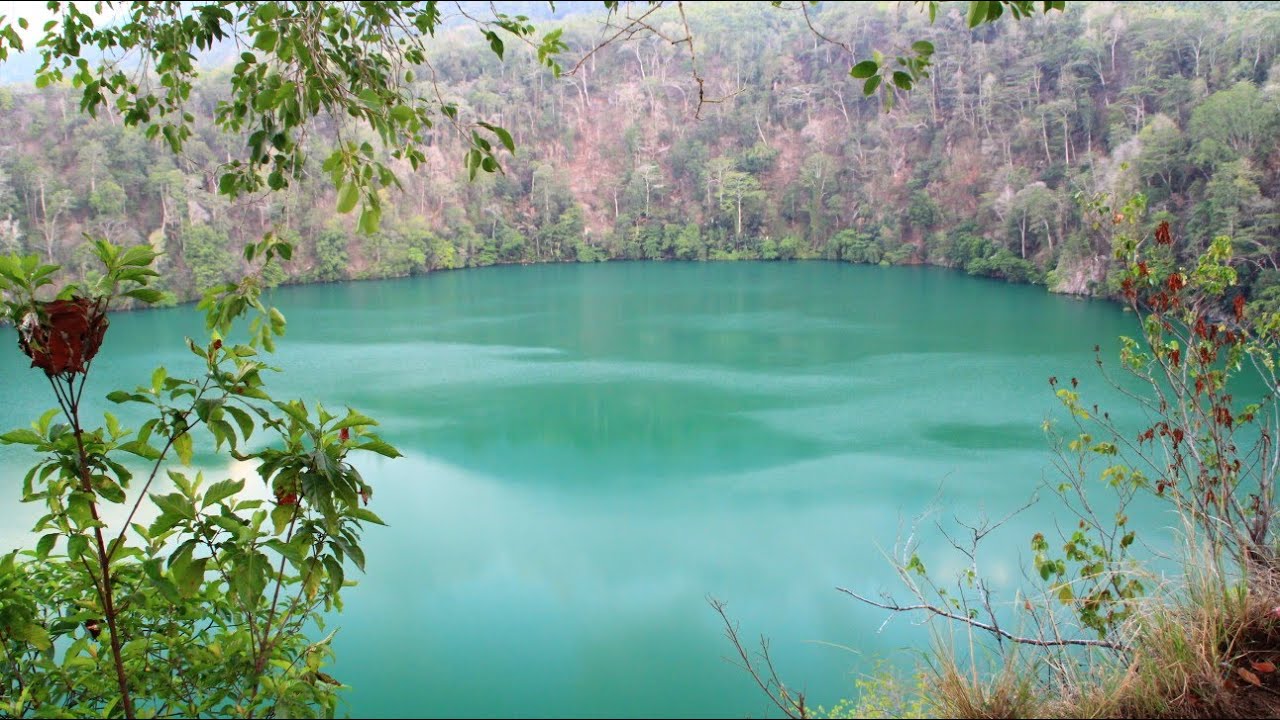 Danau Tolire Maluku Utara