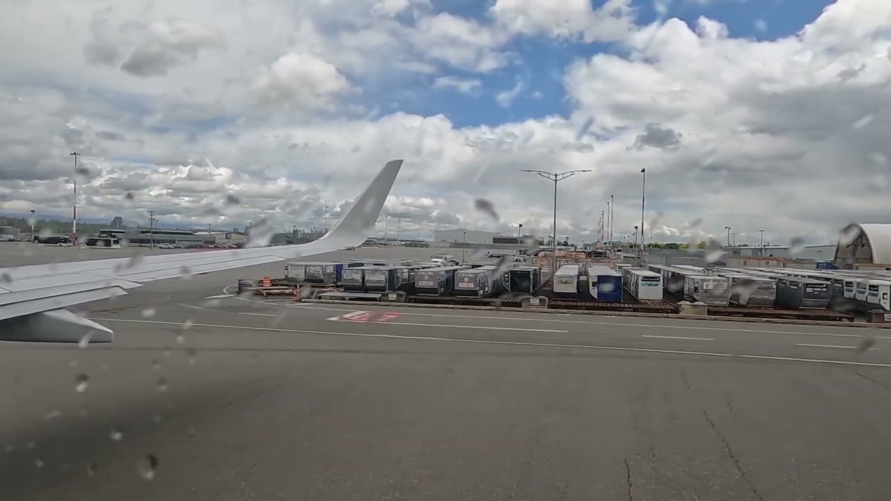 American Airlines Boeing B737-800 (N979NN) - Pushback, Taxiing, and Take Off at YVR Airport