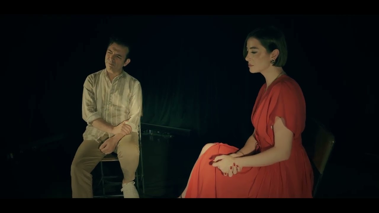 Oğuz Aksaç & Ezgi Eyüboğlu - Sen Bir Aysın (Official Video)