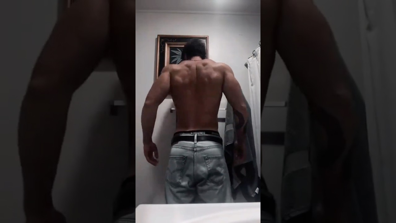 Adam Burgol | Big back engaged, shoulders capped—arms loaded 💪🔥 