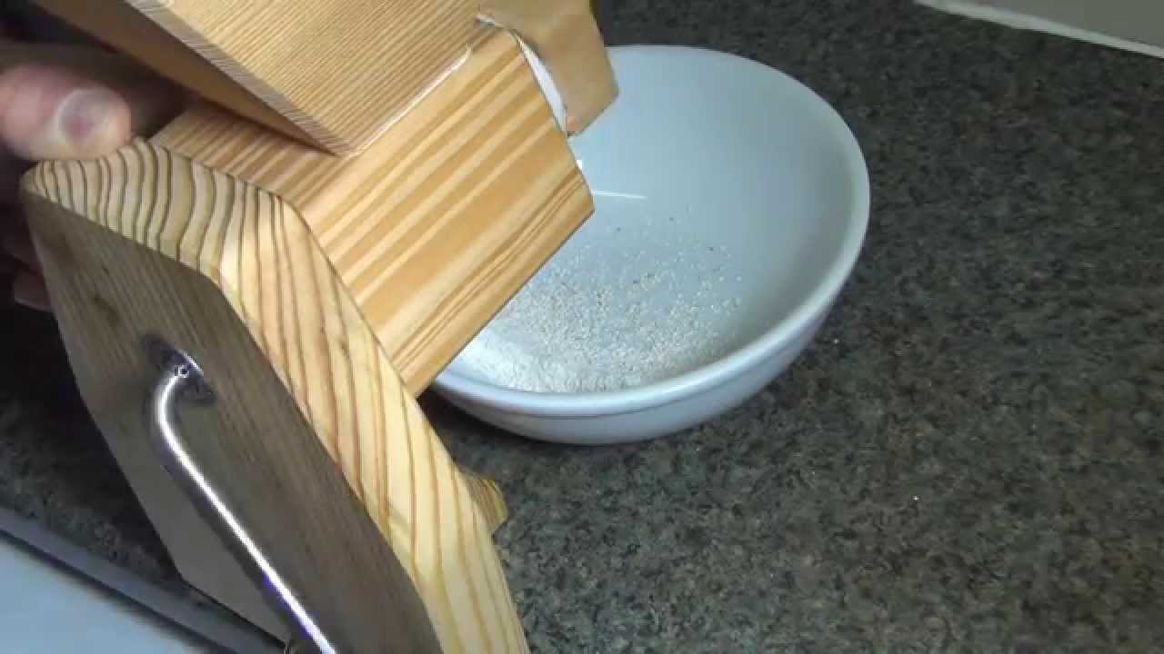 Waldner Biotech Farina Manual Grain Hand Mill in Solid Larch Wood review