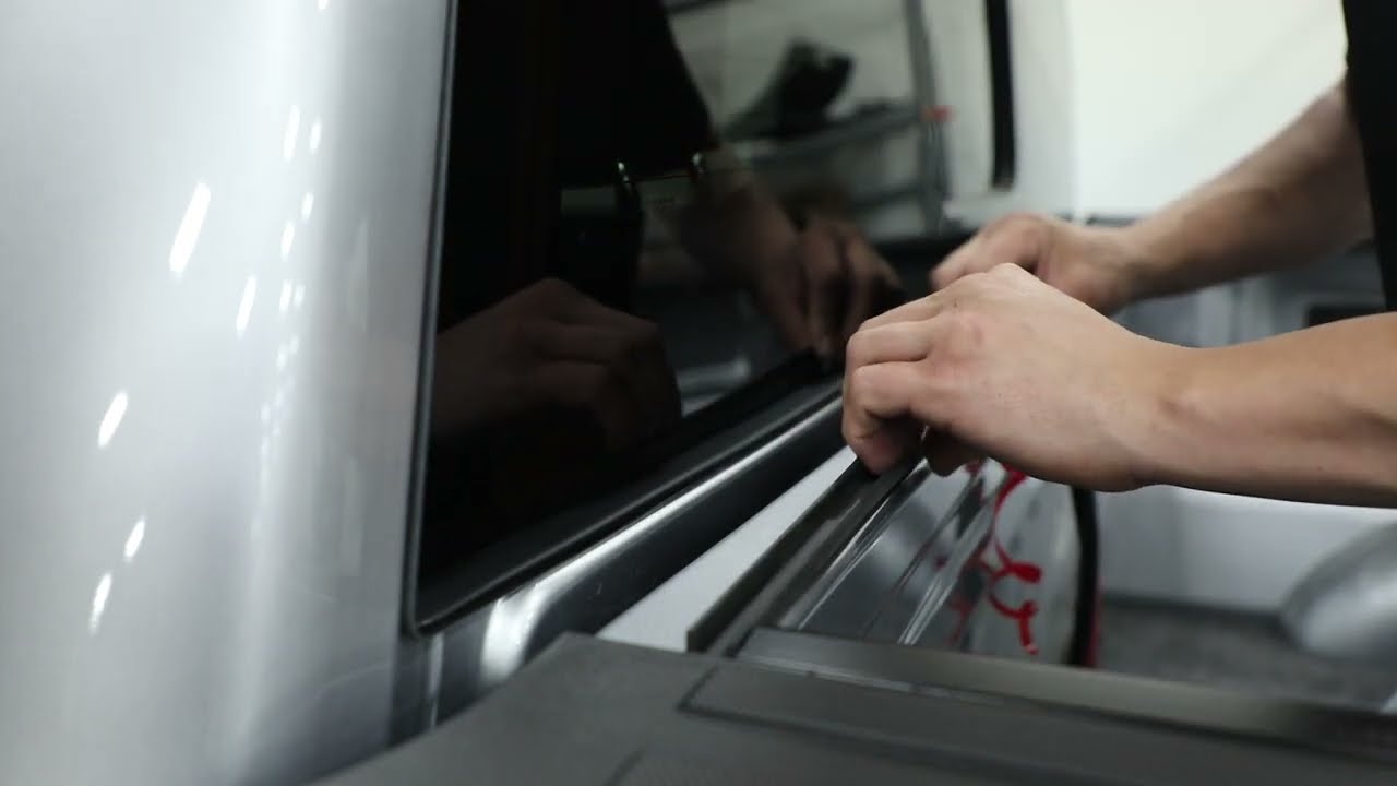 ELEMENT SEAL Install Video &ndash; LOMAX&reg; Hard Tri-Fold Cover and DURACAP&trade; Hard Truck Topper
