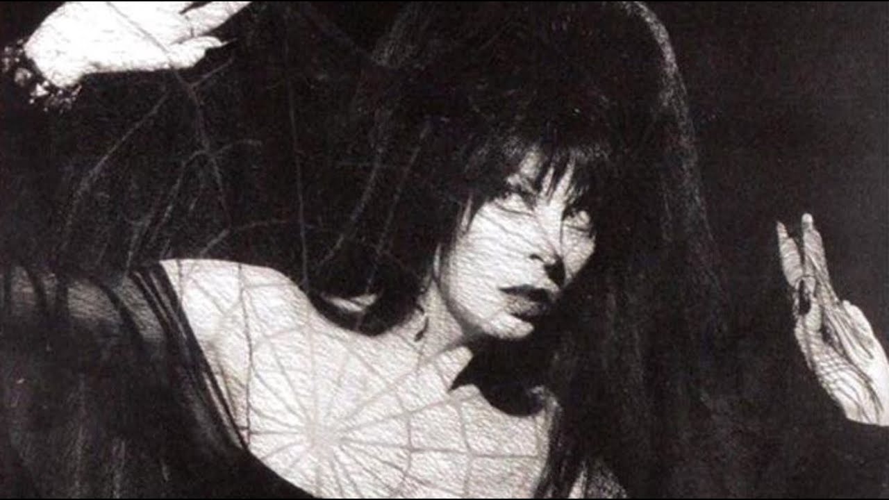 𝓟𝓵𝓪𝔂𝓵𝓲𝓼𝓽:   Witch beauty