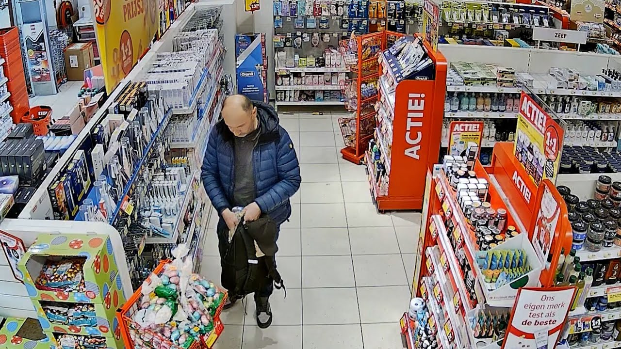 Man shopt in Kruidvat Ridderkerk en loopt weg zonder te betalen