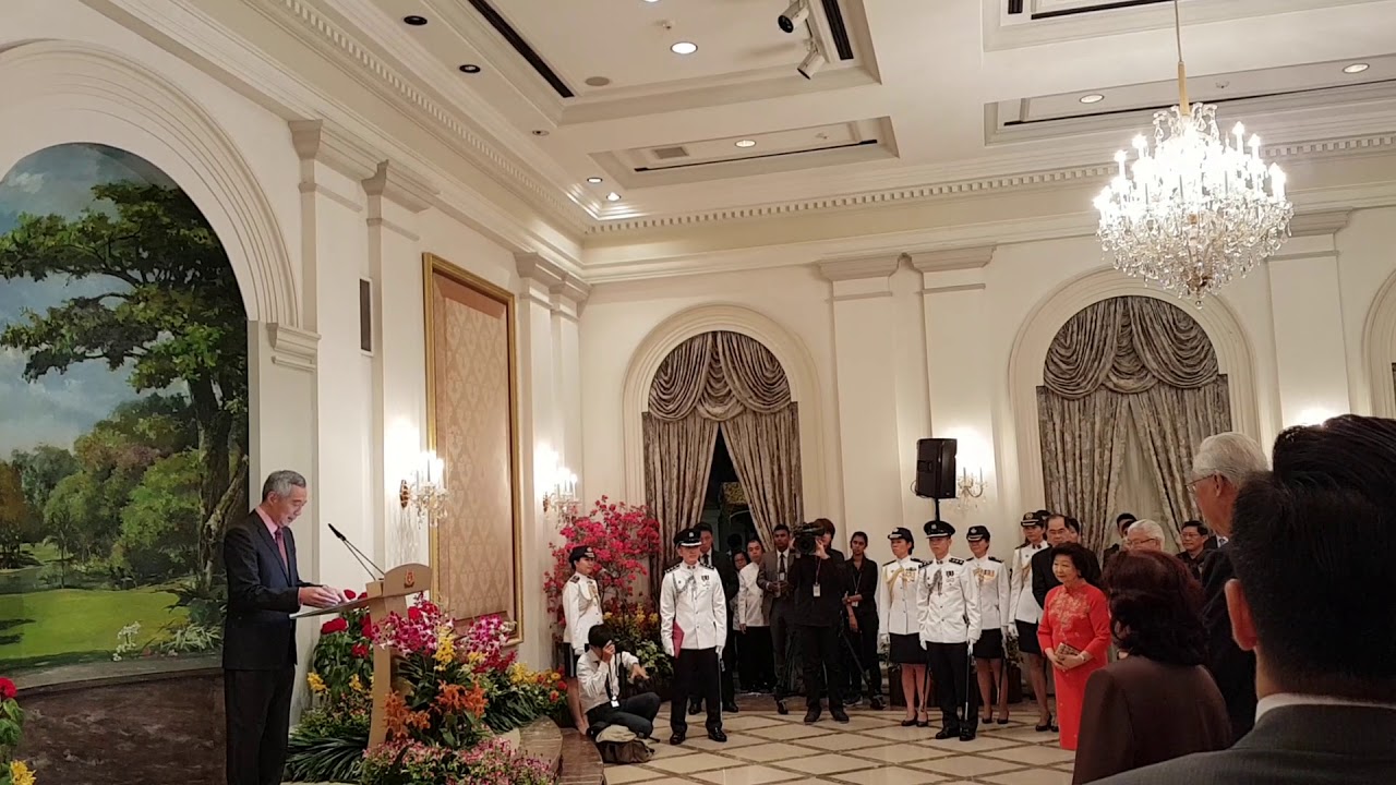 PM Lee Hsien Loong pays homage to President Tony Tan and Mrs Mary Tan