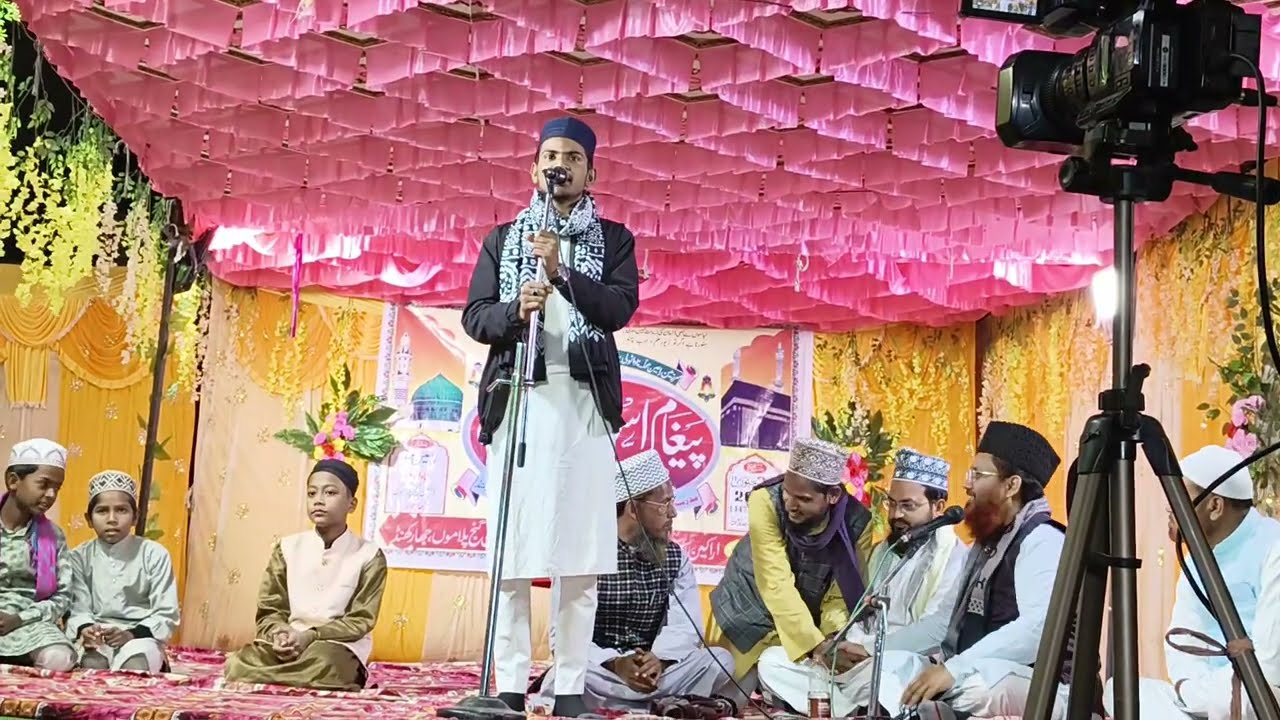 इस मदरसे के बच्चे का खूबसूरत आवाज़ में नात शरीफ़ सुनें दिल को बड़ा सुकून मिलेगा #viralvideo #naat 