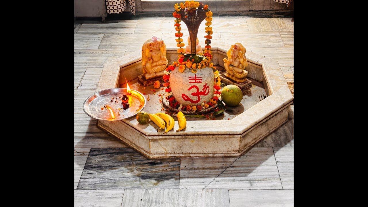 लाइव दर्शन -सोमवार भजन संकीर्तन -आरती दर्शन -बड़ा महादेव मंदिर शिकारपुर #live #darshan